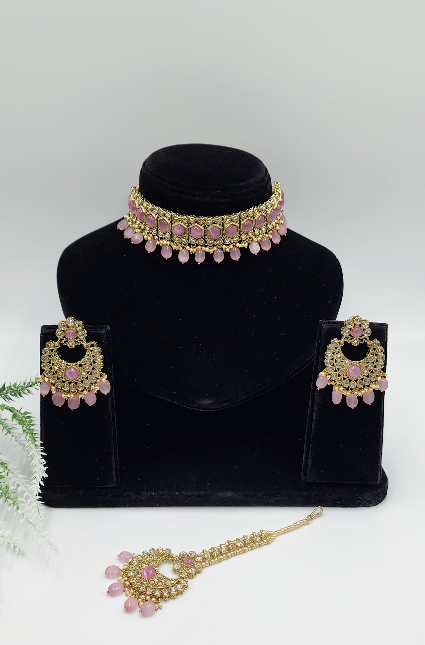 Neeru Choker Set