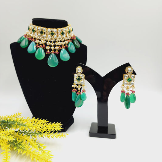 Runa Tiyani kundan Set