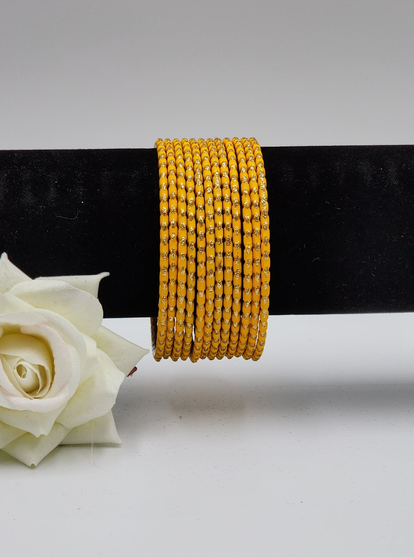 Alvira Bangles