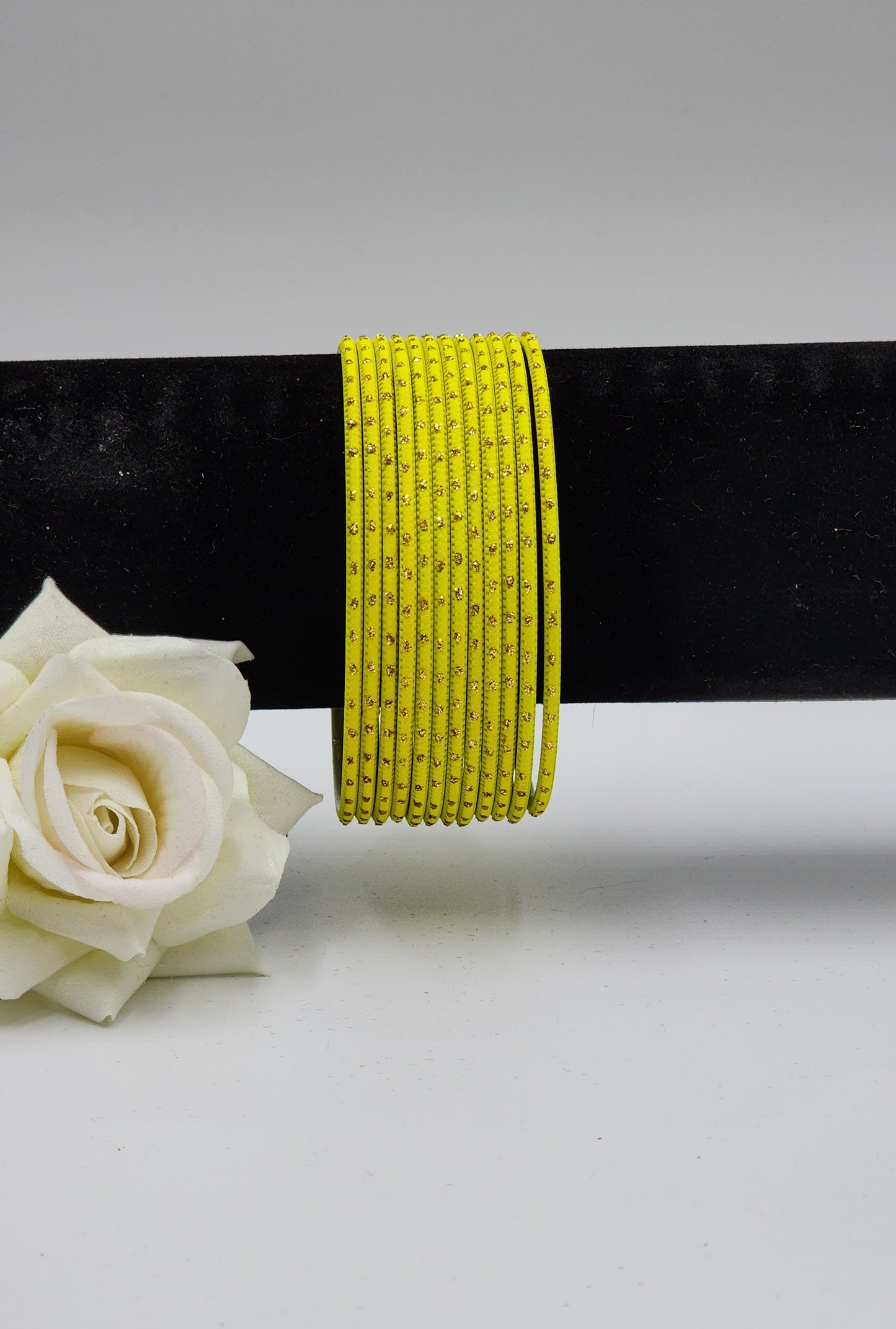 Alvira Bangles