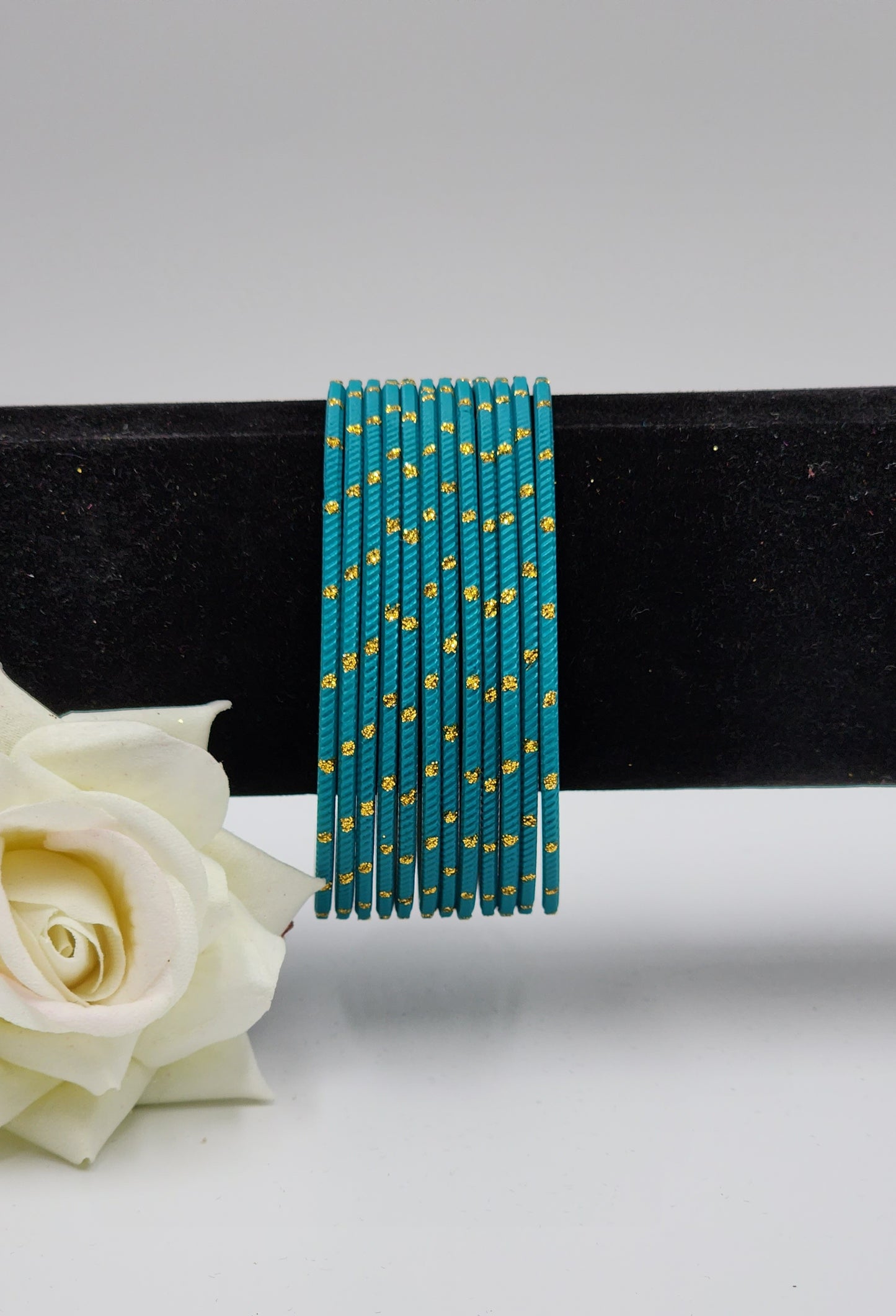 Alvira Bangles
