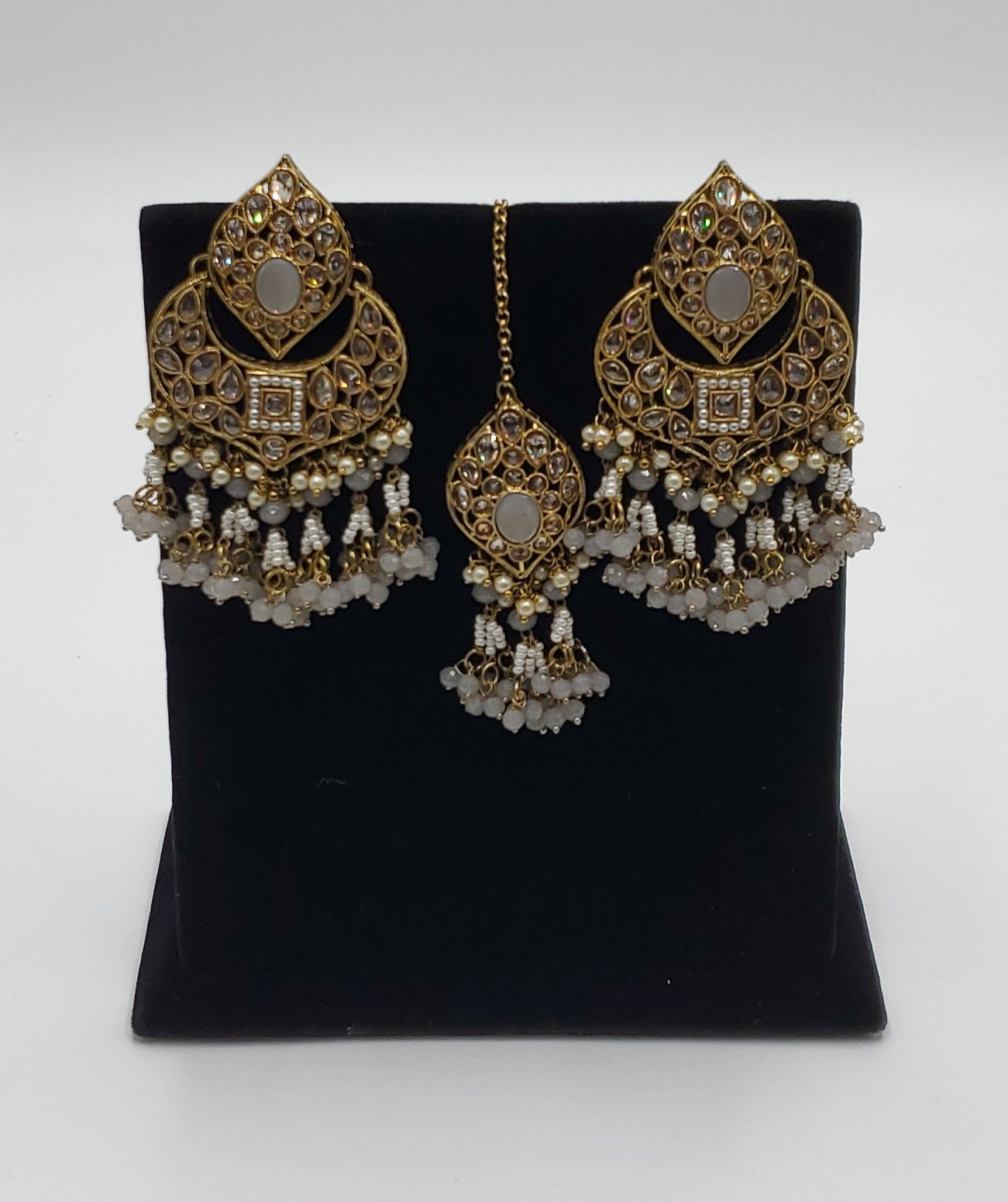Aarzoo Earrings
