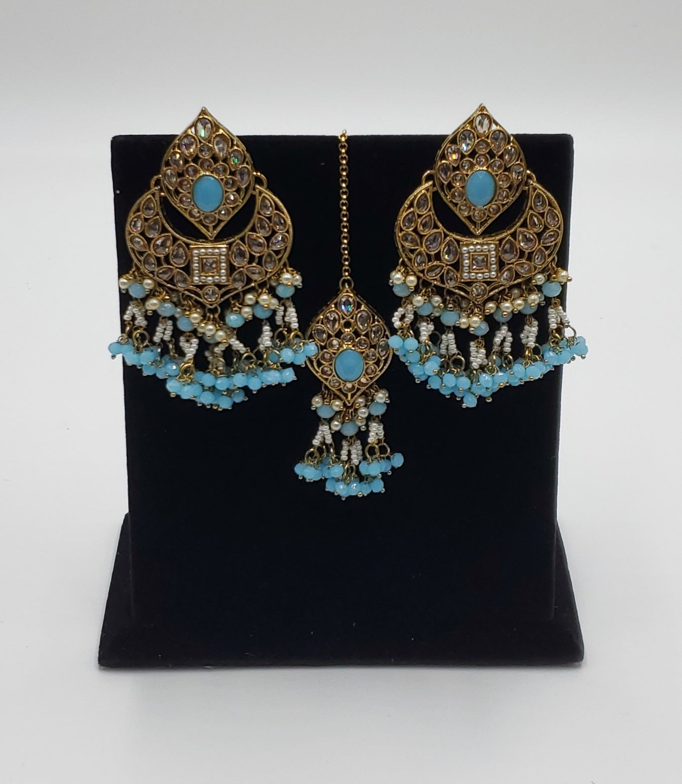 Aarzoo Earrings