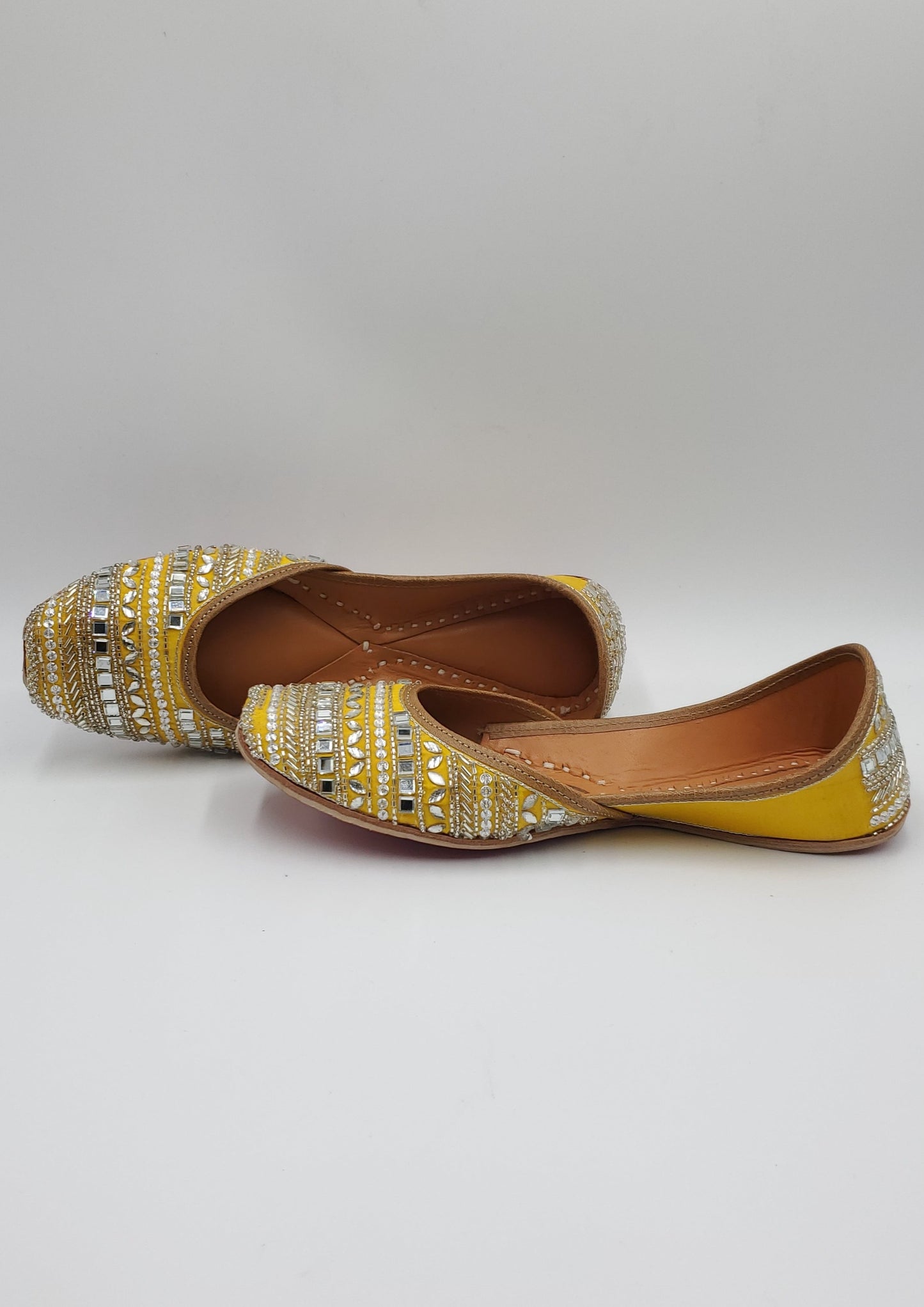 Veera Women's Punjabi Jutti