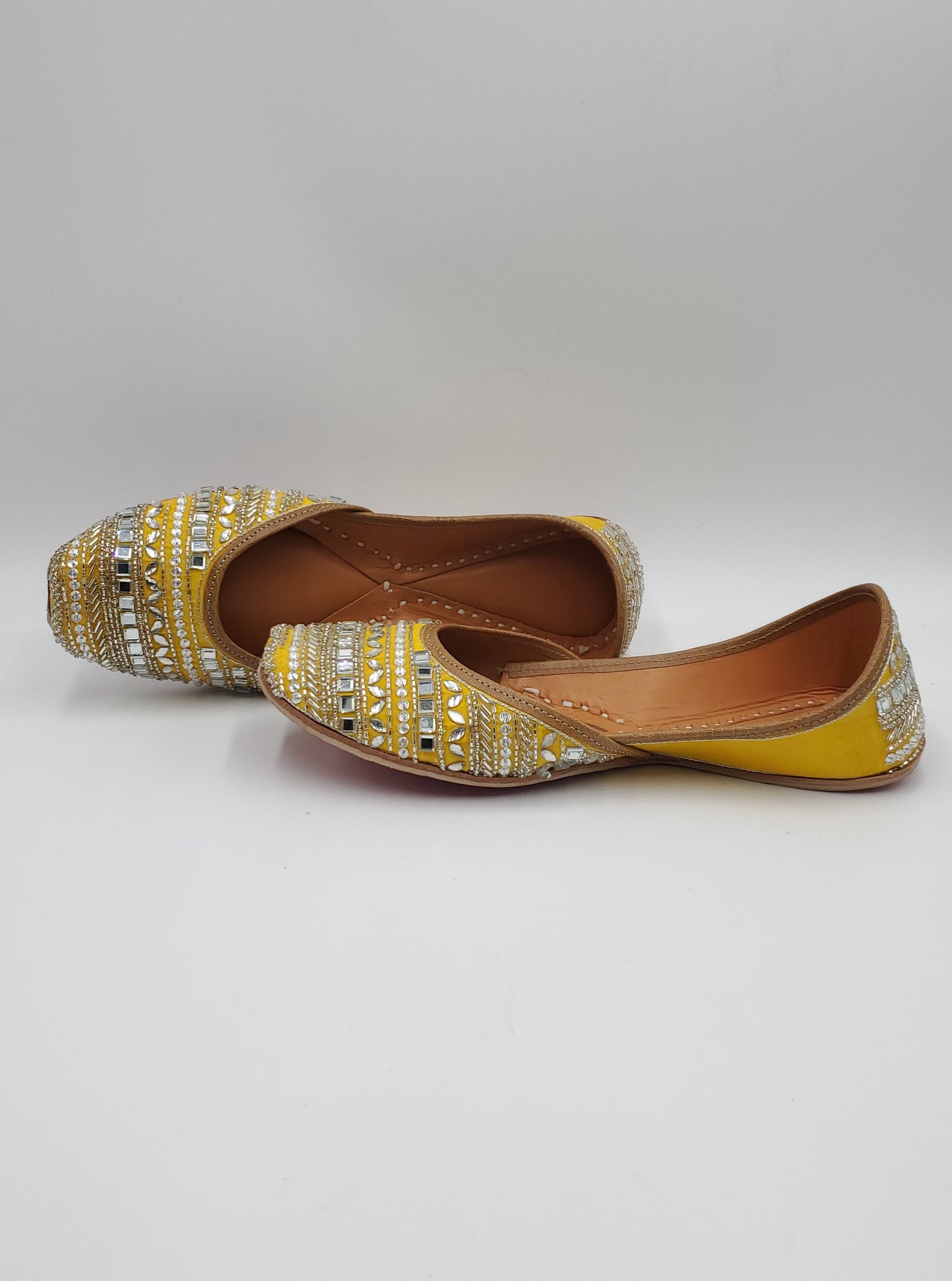Veera Women's Punjabi Jutti