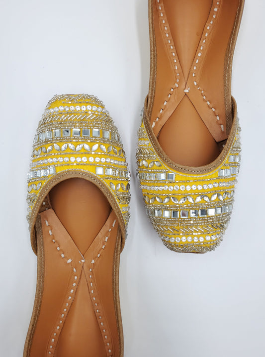 Veera Women's Punjabi Jutti