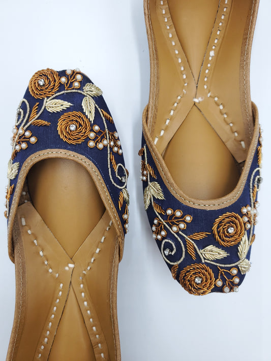 Julia Women's Punjabi Jutti