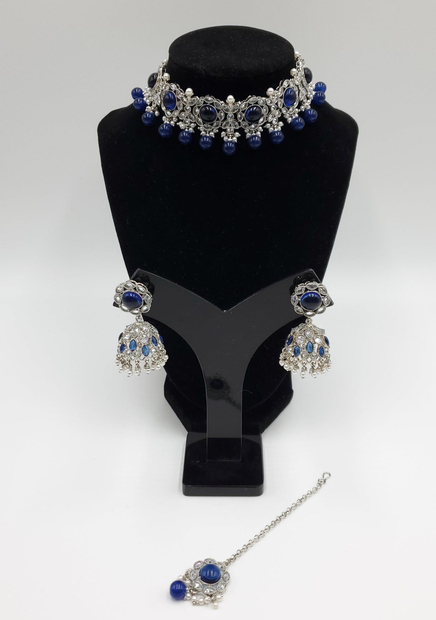 Nargis Silver Set