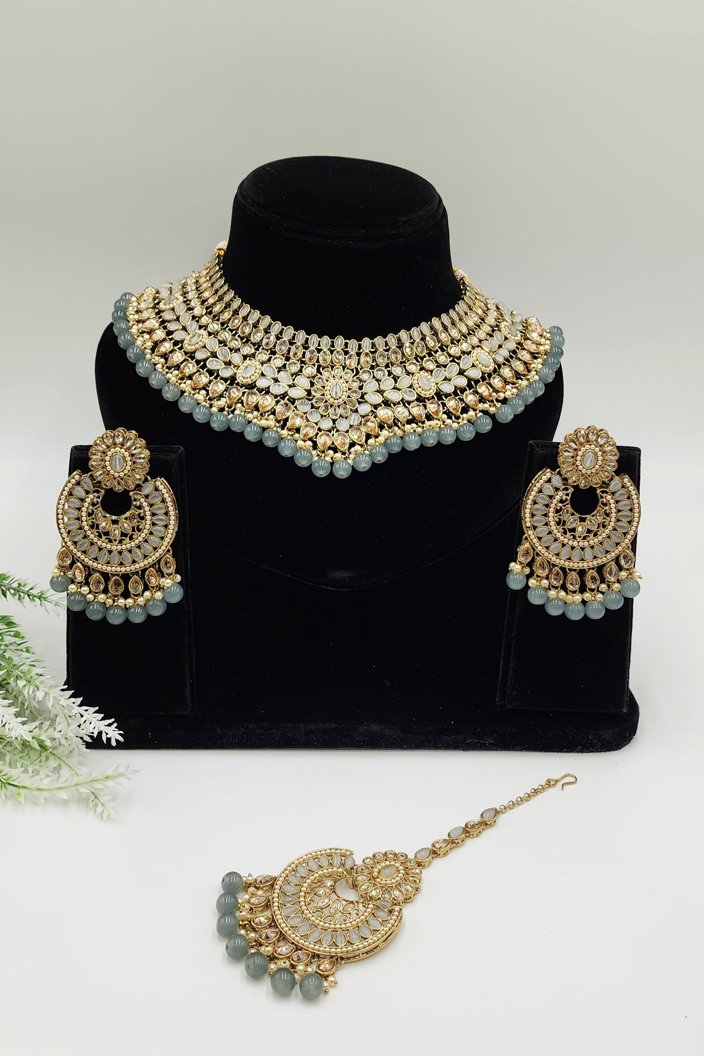 Nisha Set