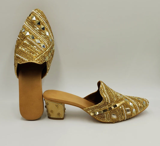 Aki Women's Punjabi Jutti