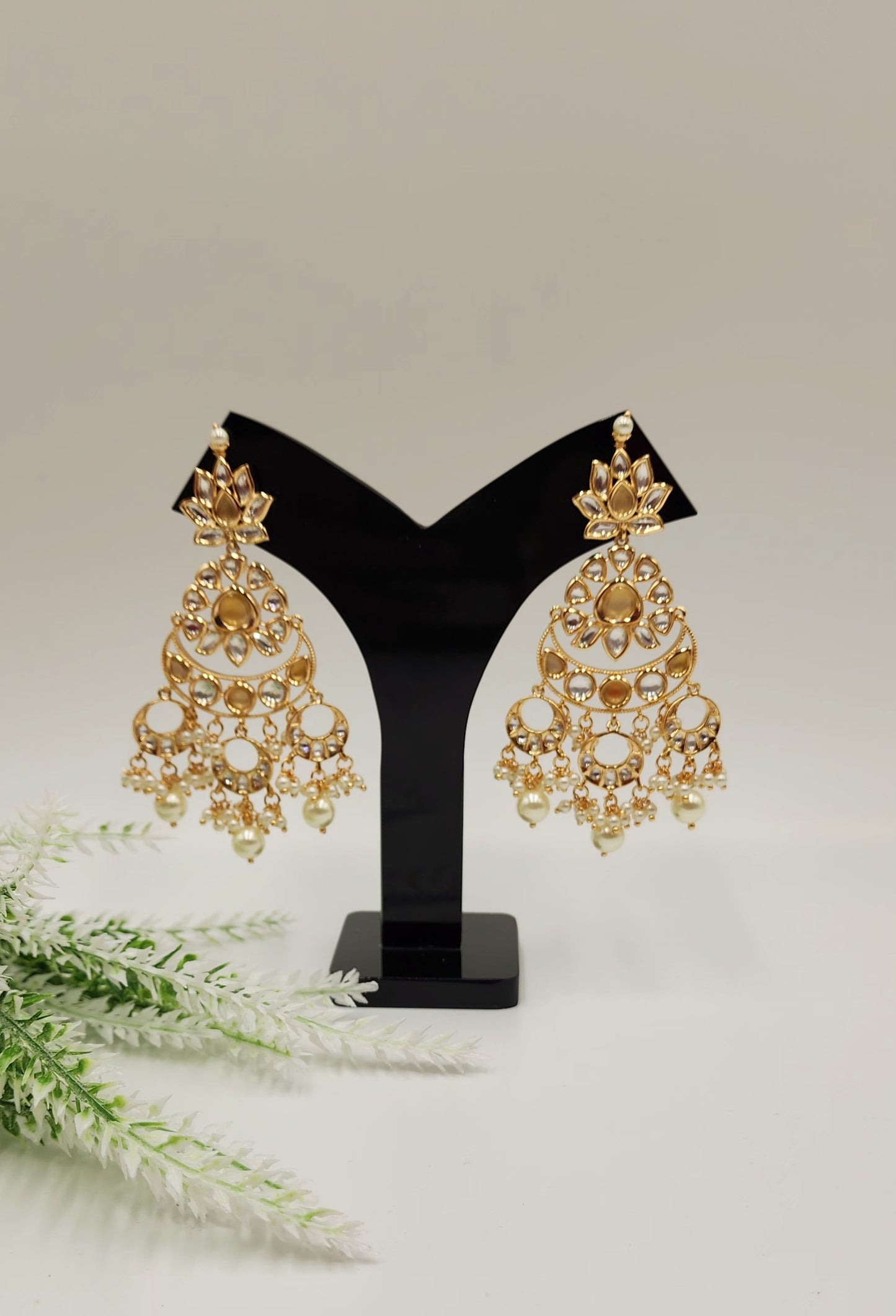 Paro Tiyanni Earrings