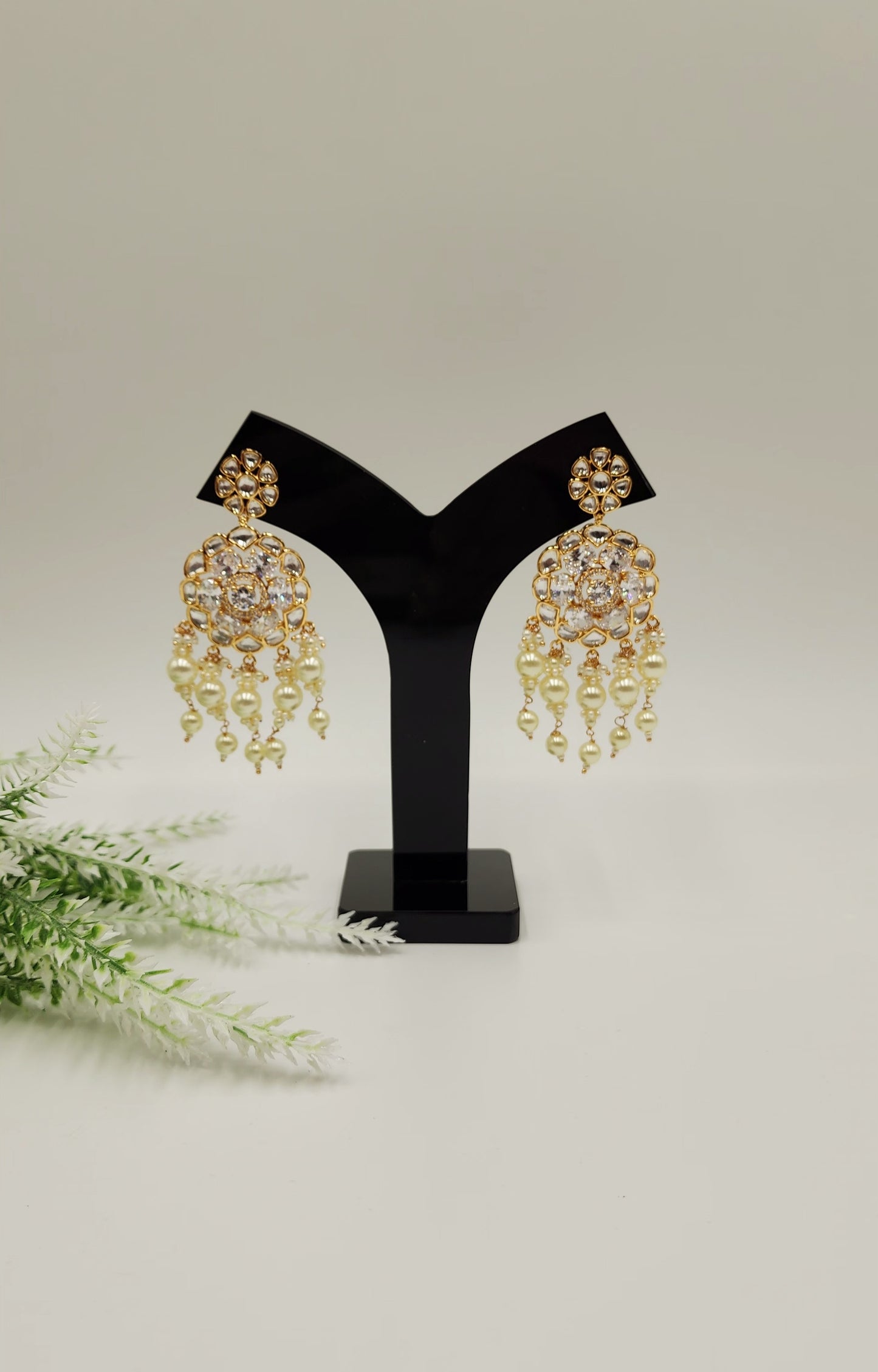 Aroobi Tiyani AD Earrings