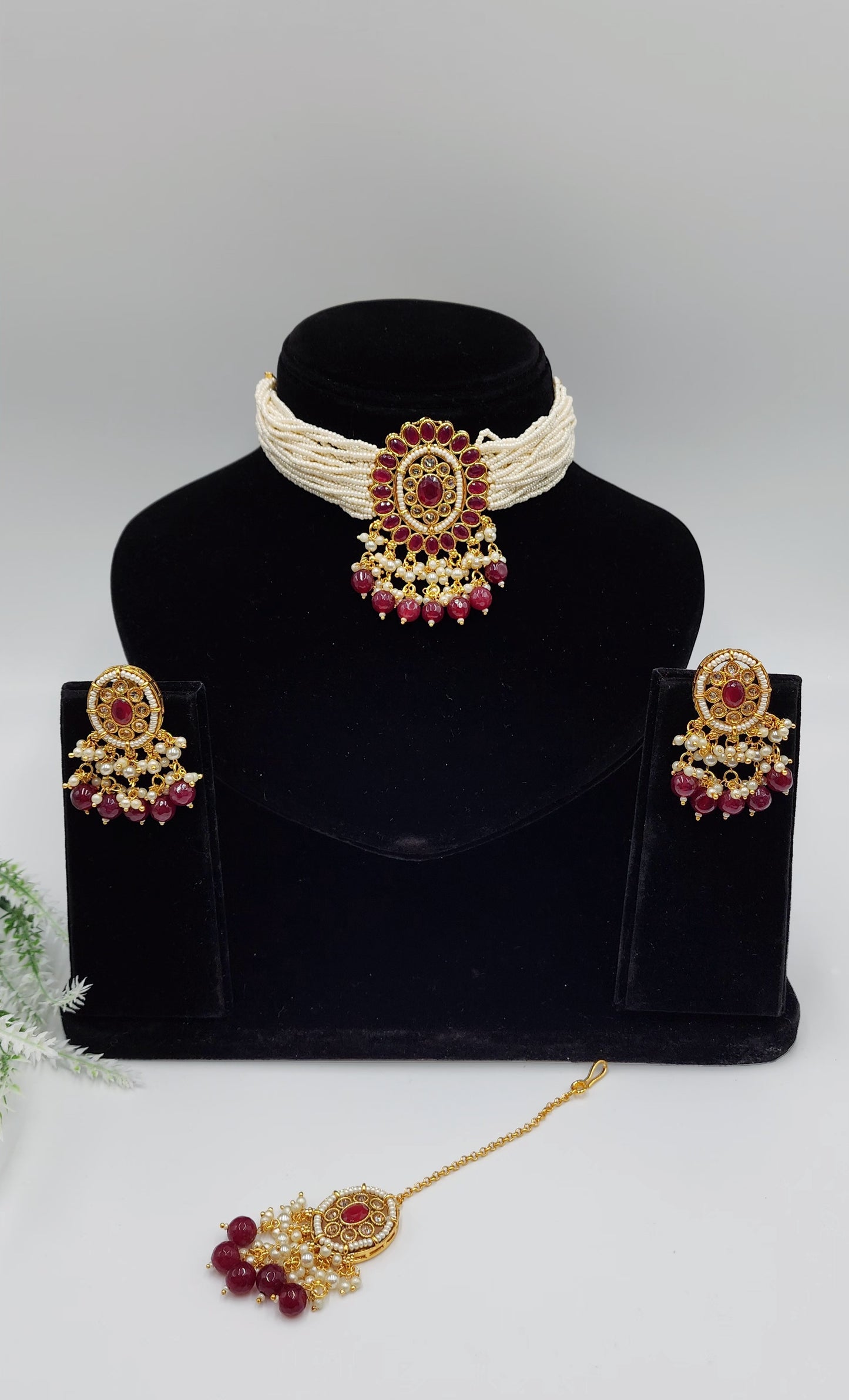 Yaad Choker Set