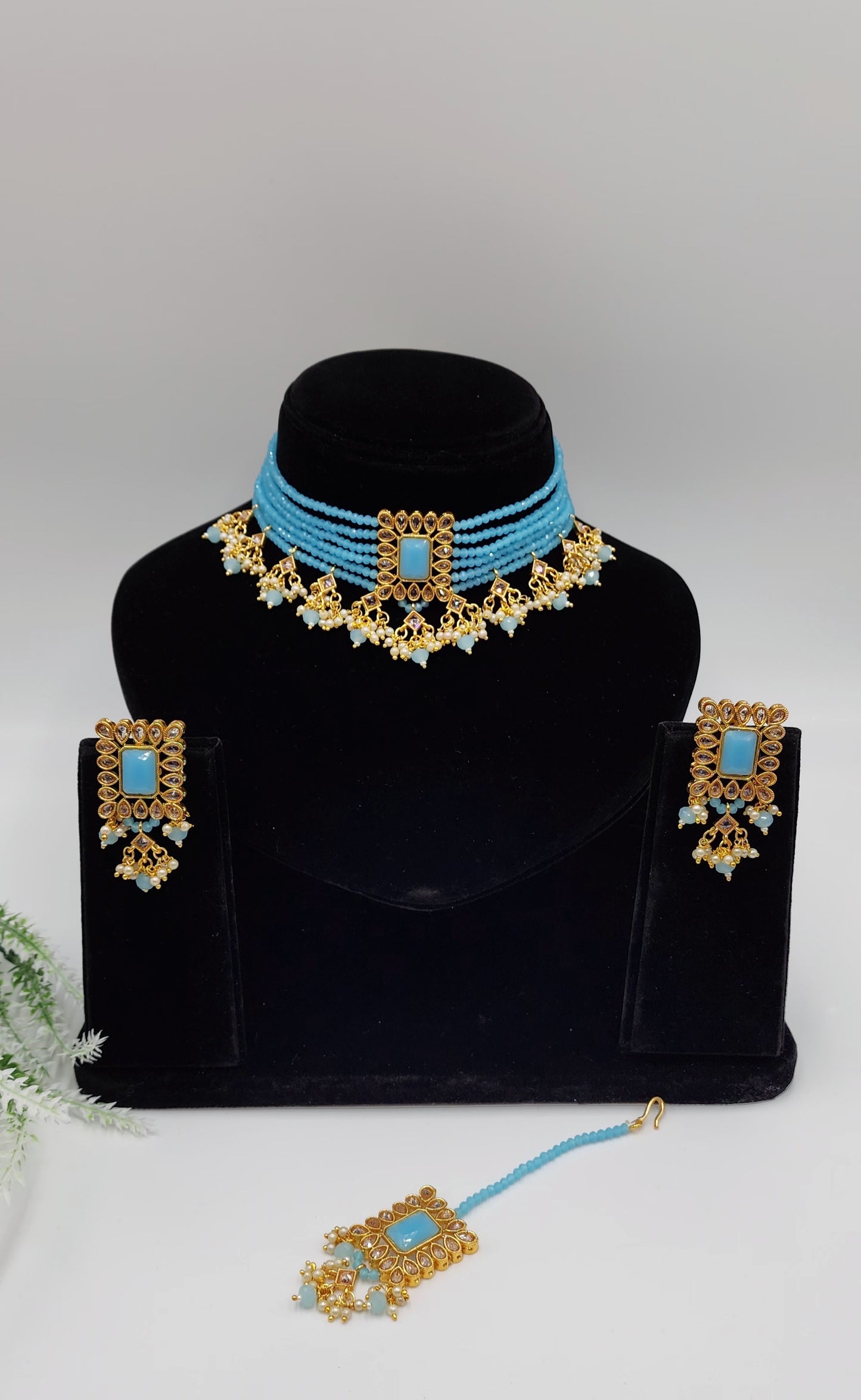 Latica Choker Set