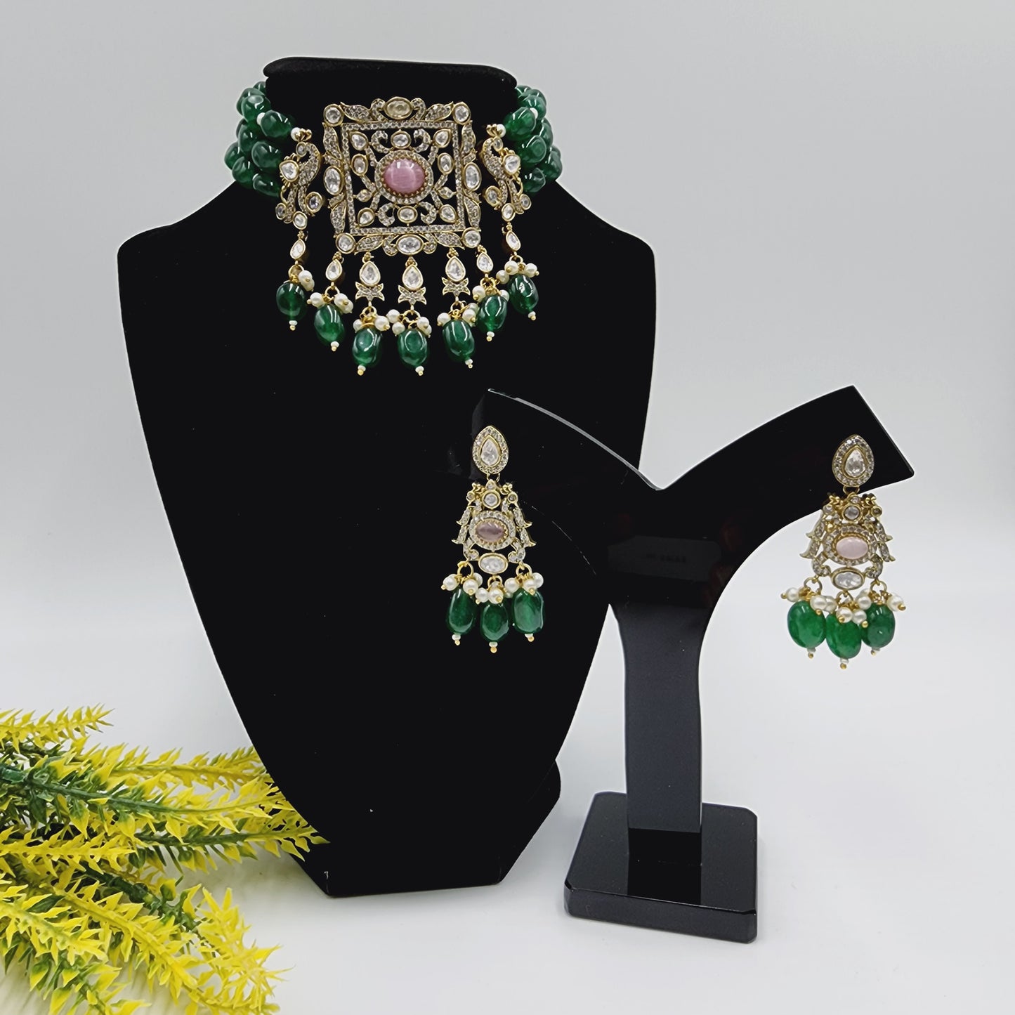 Arazoi Tiyani Kundan Sets