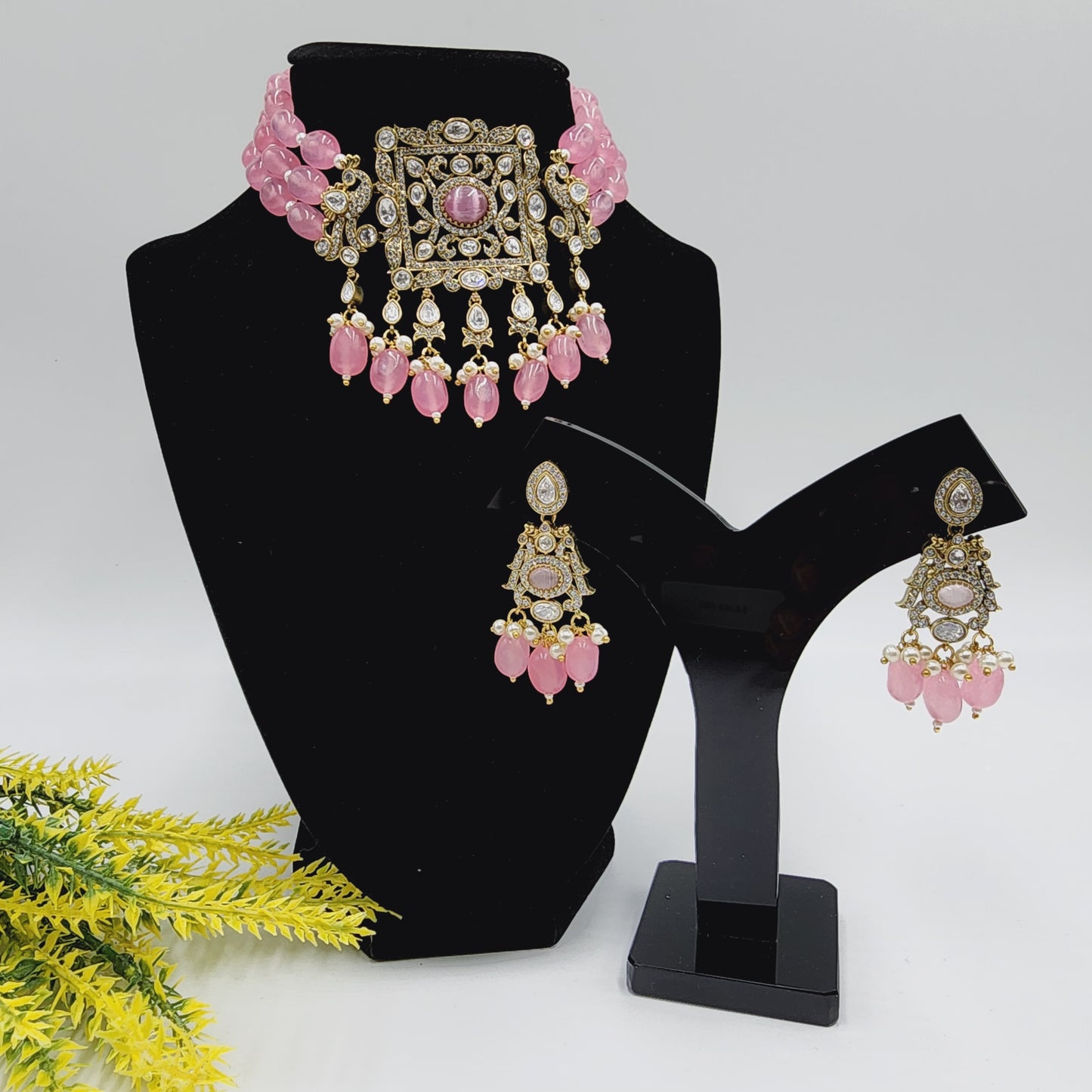 Arazoi Tiyani Kundan Sets