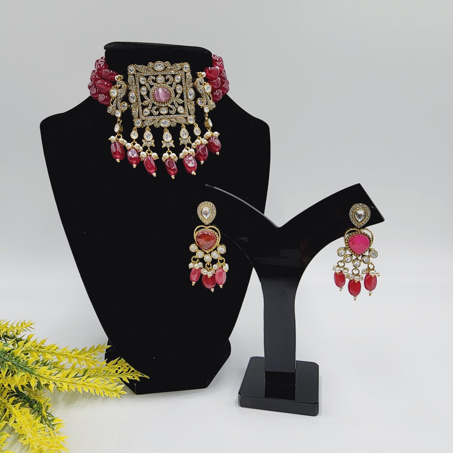 Arazoi Tiyani Kundan Sets