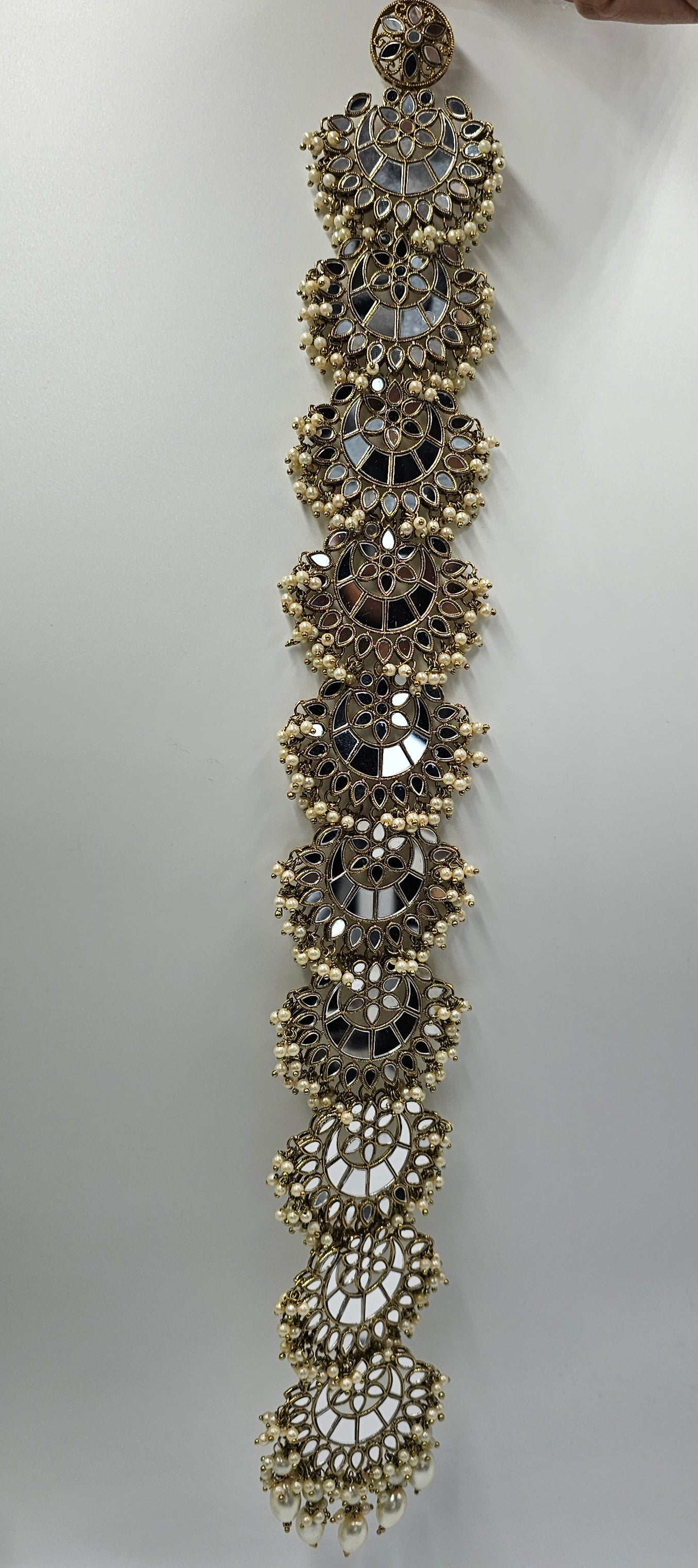 Nushrat Mirror Hair Braid