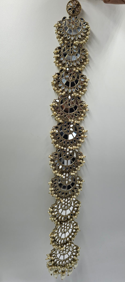 Nushrat Mirror Hair Braid