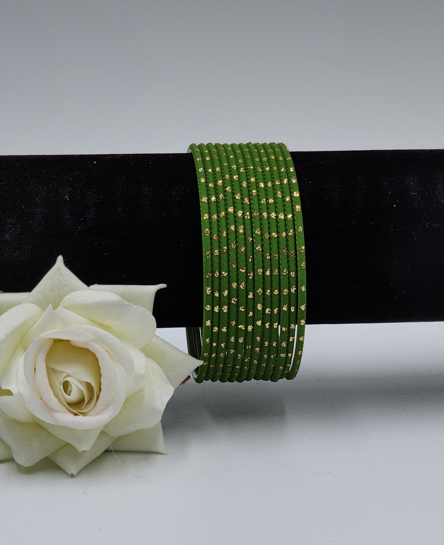 Alvira Bangles