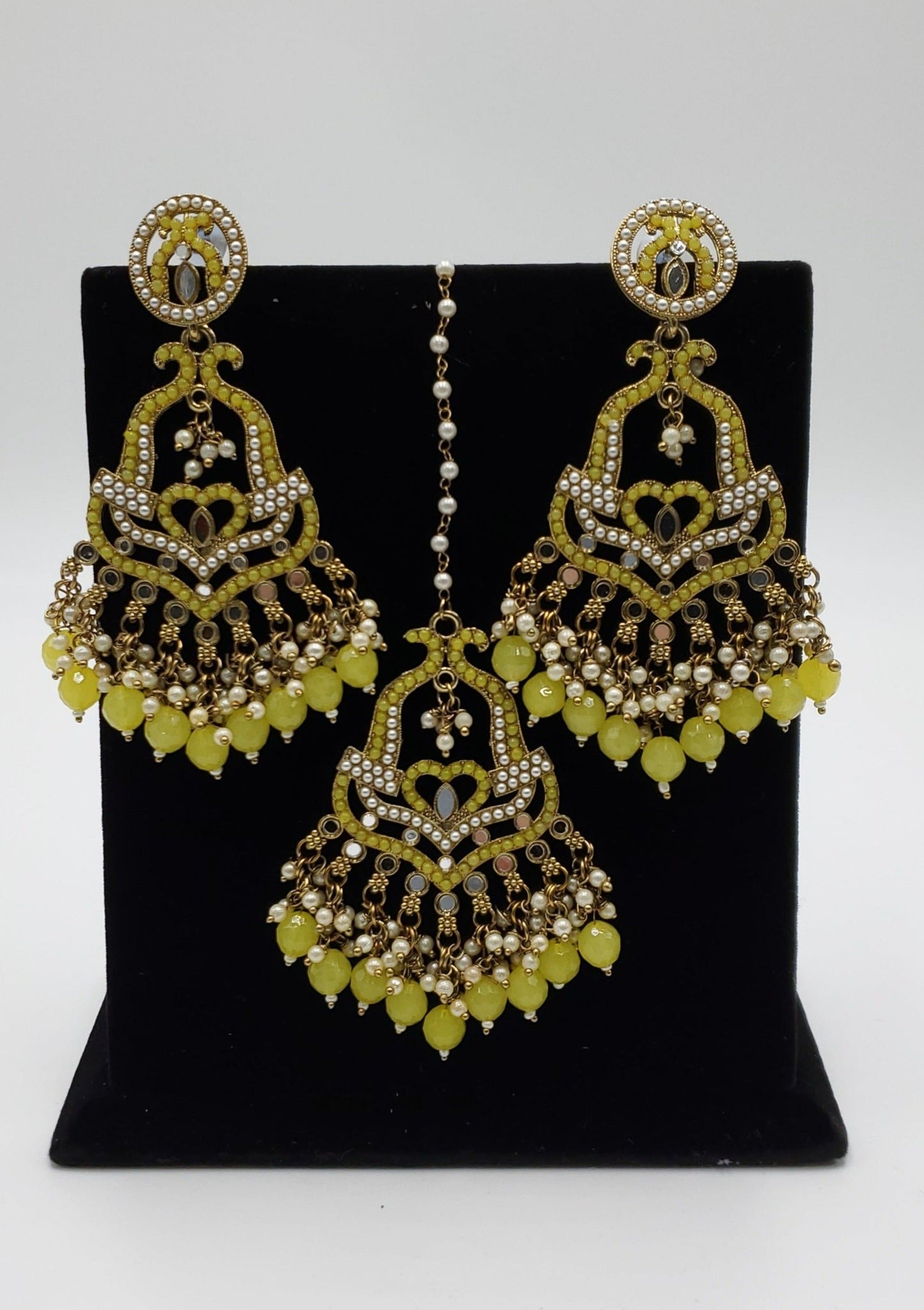 Dilruba Earrings