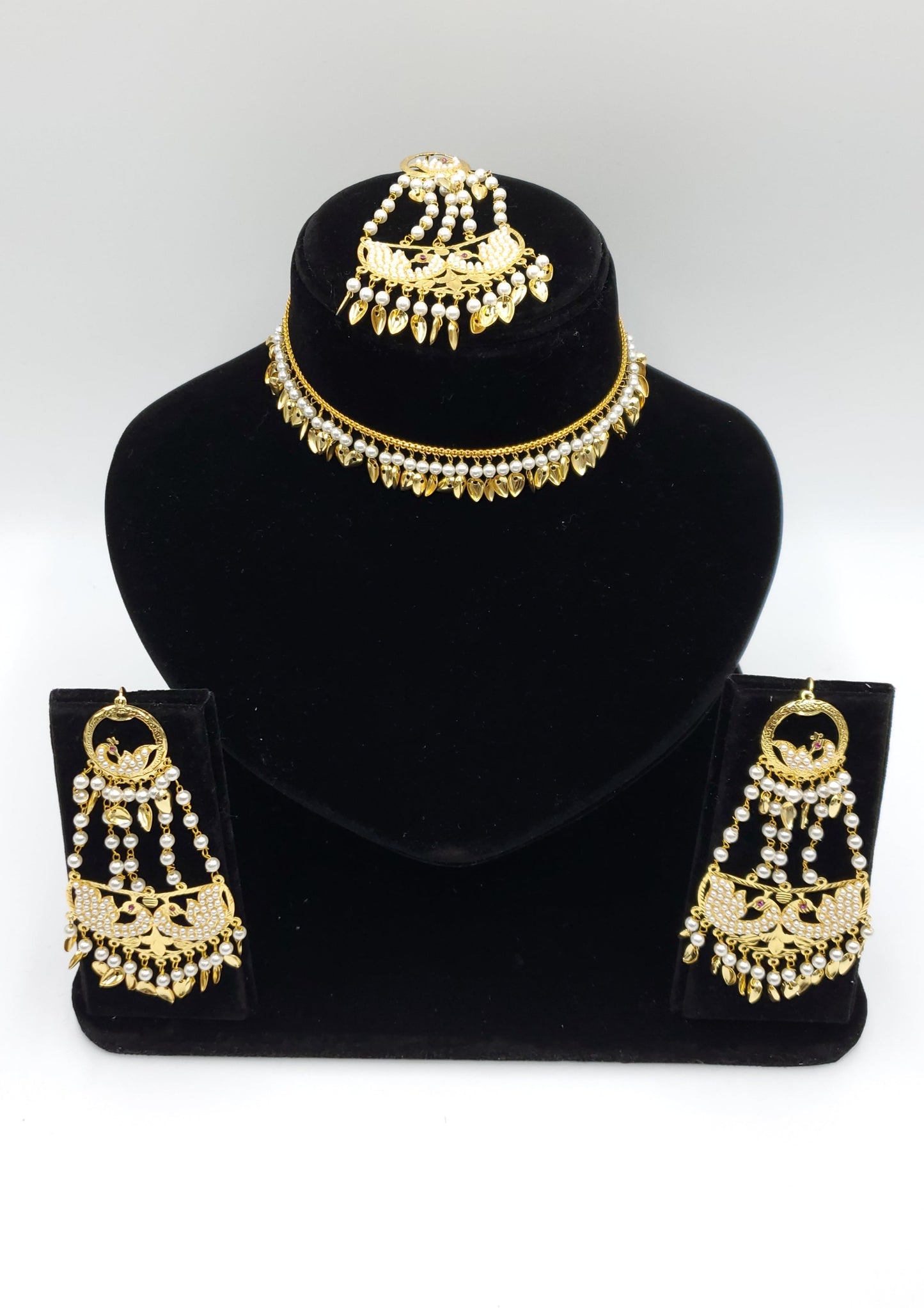 Gunjan Traditional Jadau Sets